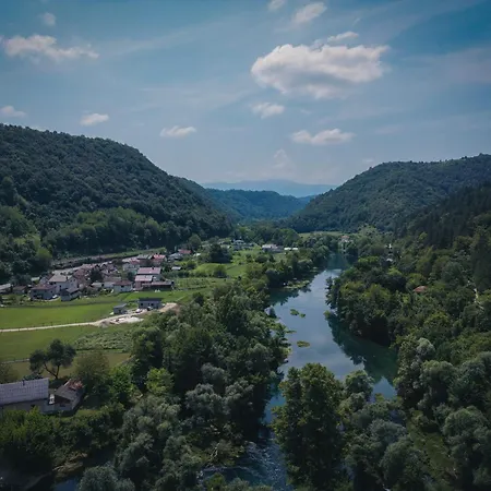 מלון Tazz - River Front Oasis Collection 3*