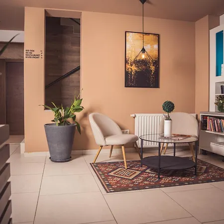 Tazz - River Front Oasis Collection Hotel 3*