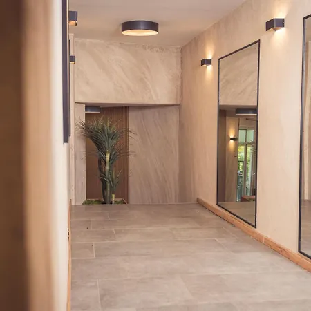 Tazz - River Front Oasis Collection Hotel 3*
