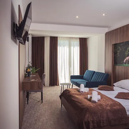 מלון Tazz - River Front Oasis Collection