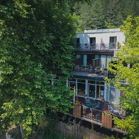 Hotel Tazz - River Front Oasis Collection