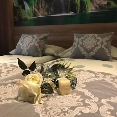 מלון Tazz - River Front Oasis Collection 3*