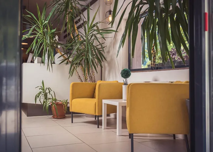 Tazz - River Front Oasis Collection Hotel 3*