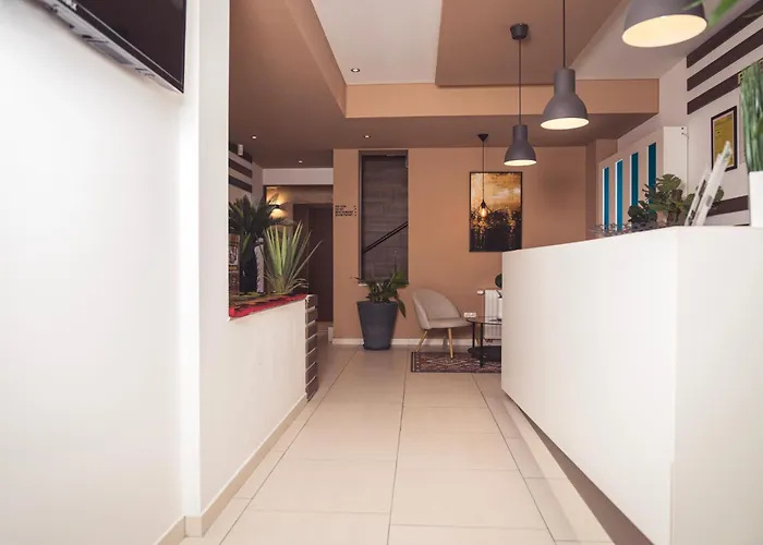 Hotel Tazz - River Front Oasis Collection