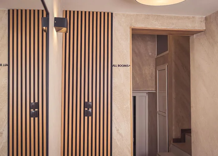 Hotel Tazz - River Front Oasis Collection