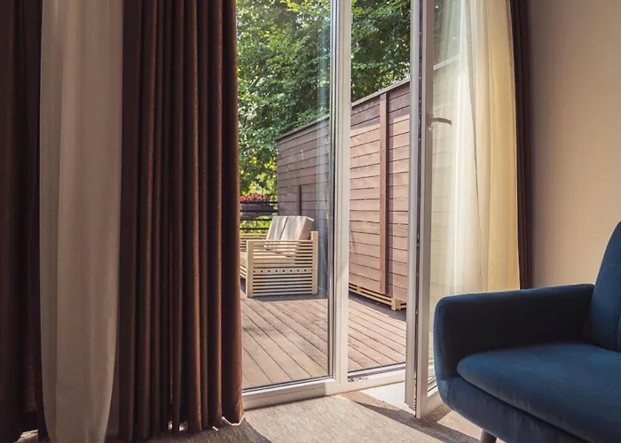 Tazz - River Front Oasis Collection Hotel 3*