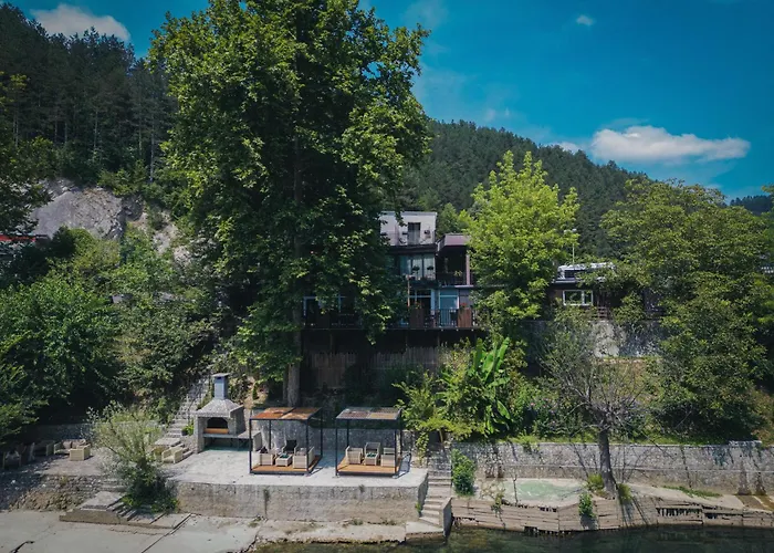 Hotel Tazz - River Front Oasis Collection