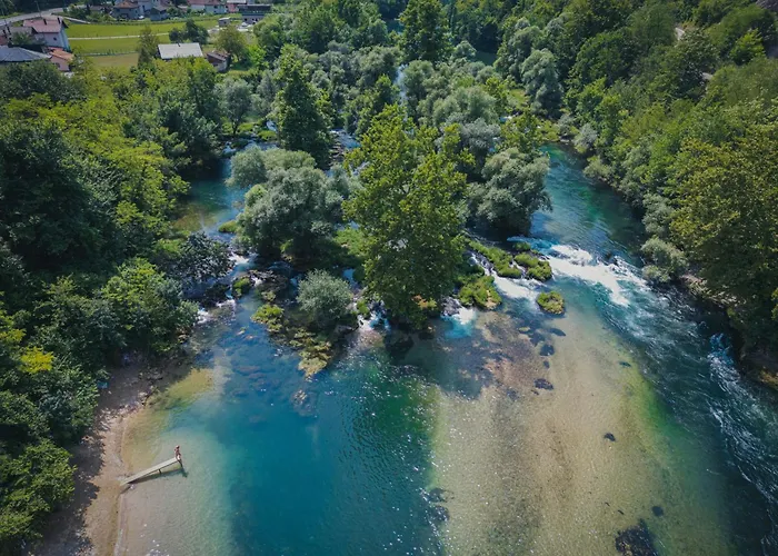 Hotel Tazz - River Front Oasis Collection 3*